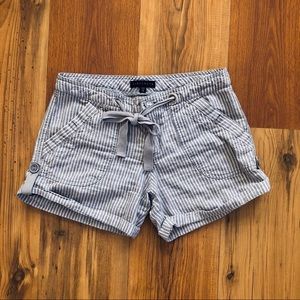 Linen blind striped shorts